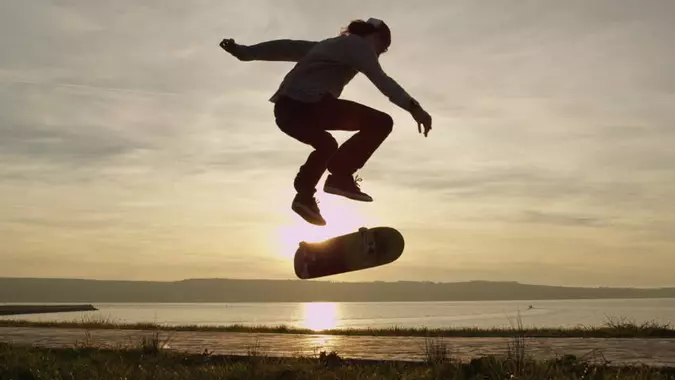 Maîtrise le Heelflip : Guide Complet pour Skateboarders