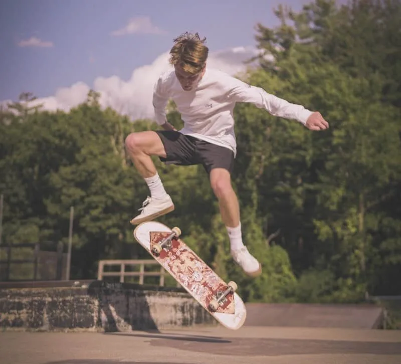 Le Hardflip en Skateboard : Maîtrise, Techniques et Astuces