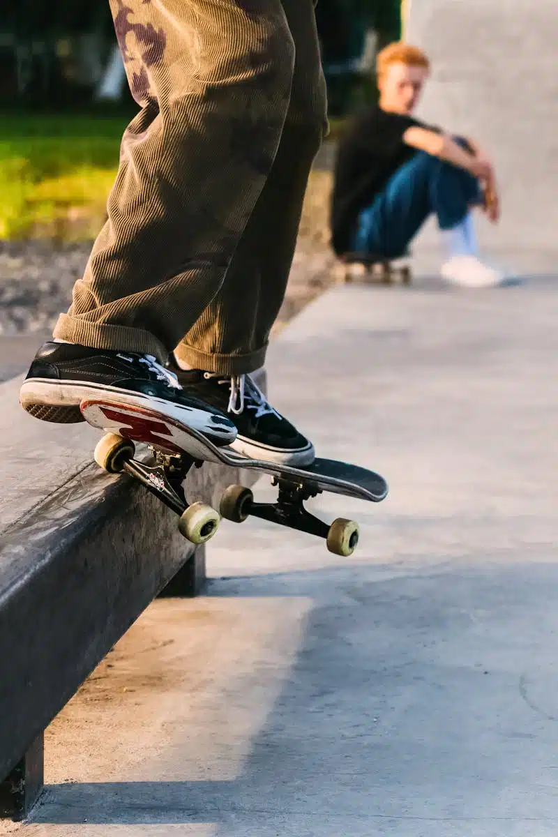 Comment faire un Smith Grind en skateboard